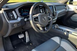 										2022 Volvo XC60 T8 R-Design Extended Range full									