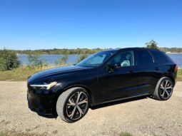 										2022 Volvo XC60 T8 R-Design Extended Range full									