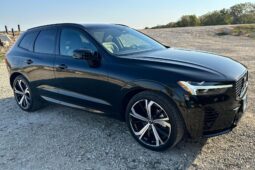 										2022 Volvo XC60 T8 R-Design Extended Range full									