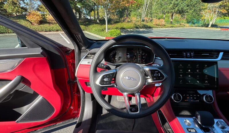 								2022 Jaguar F-Pace SVR full									