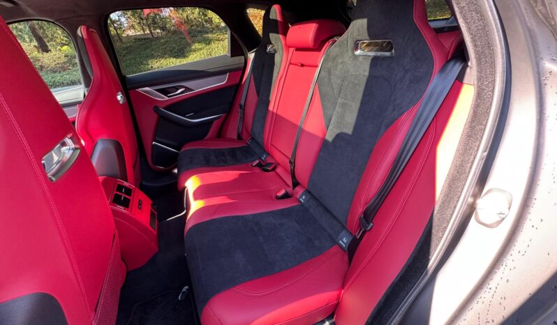 								2022 Jaguar F-Pace SVR full									