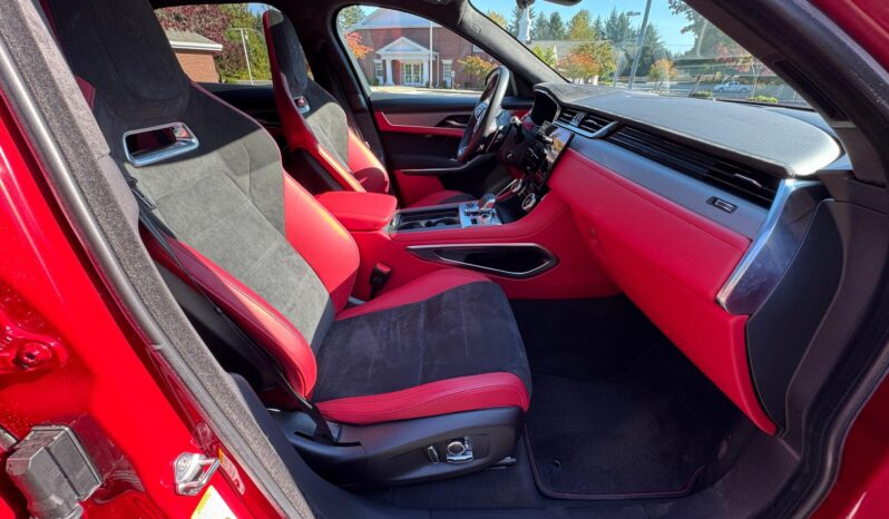 								2022 Jaguar F-Pace SVR full									
