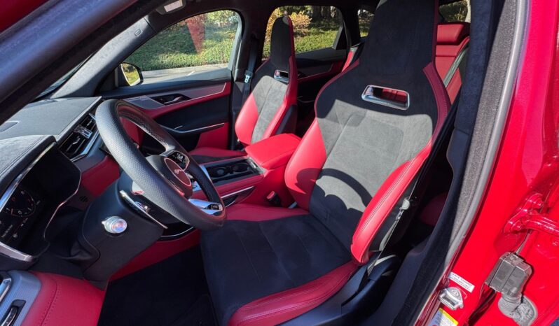 								2022 Jaguar F-Pace SVR full									