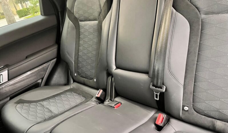 								2022 Range Rover Sport SVR Carbon Edition full									