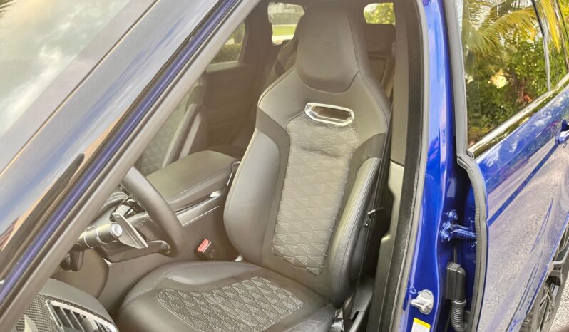 								2022 Range Rover Sport SVR Carbon Edition full									