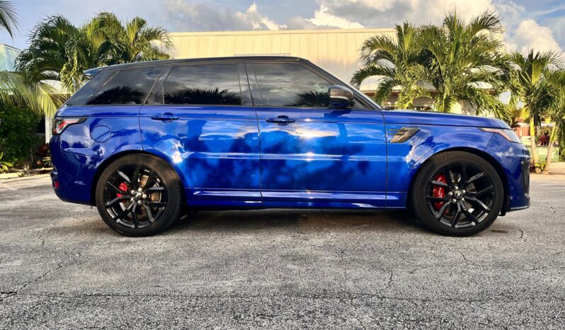 								2022 Range Rover Sport SVR Carbon Edition full									