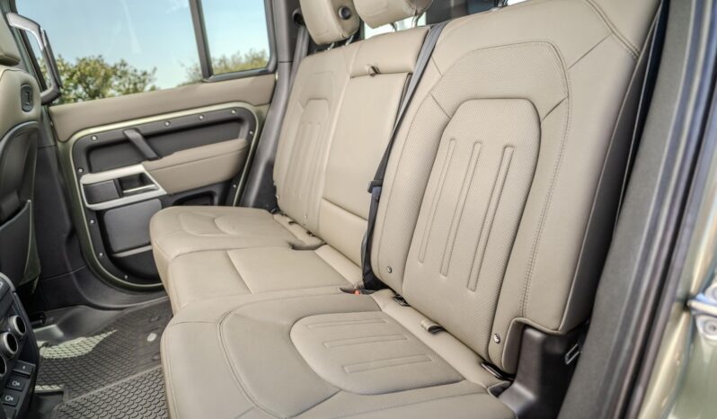 								2022 Land Rover Defender 110 S full									