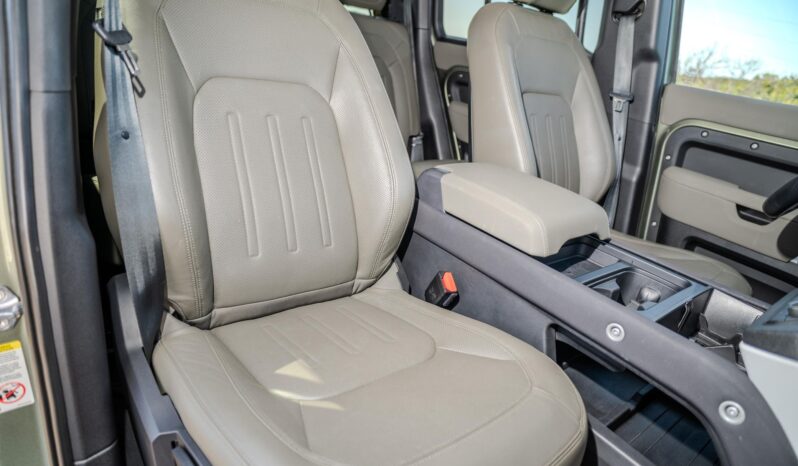 								2022 Land Rover Defender 110 S full									