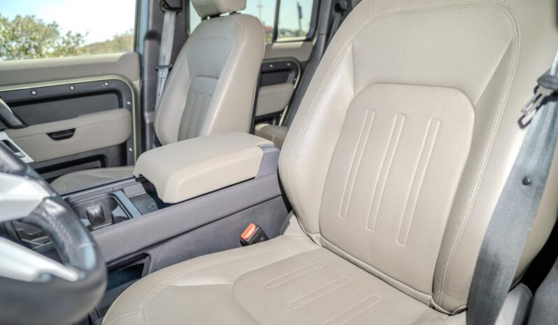 								2022 Land Rover Defender 110 S full									