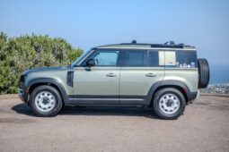 										2022 Land Rover Defender 110 S full									