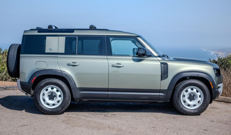 								2022 Land Rover Defender 110 S full									