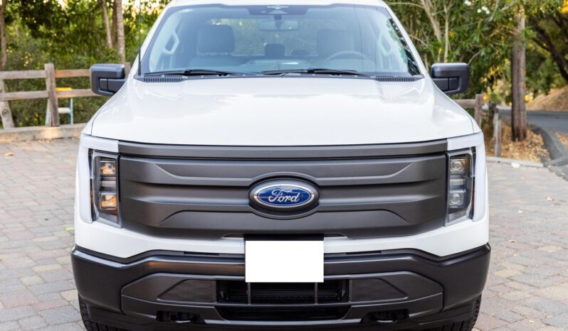 								2023 Ford F-150 Lightning full									