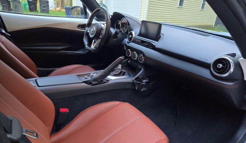 								2022 Mazda MX-5 Miata RF Grand Touring full									
