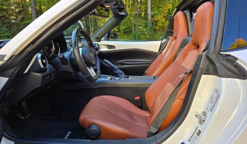 								2022 Mazda MX-5 Miata RF Grand Touring full									