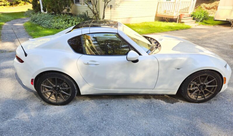 								2022 Mazda MX-5 Miata RF Grand Touring full									