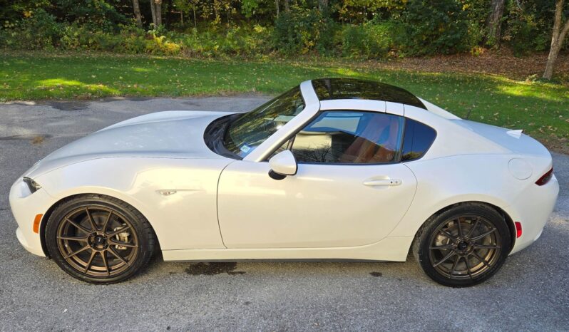 								2022 Mazda MX-5 Miata RF Grand Touring full									