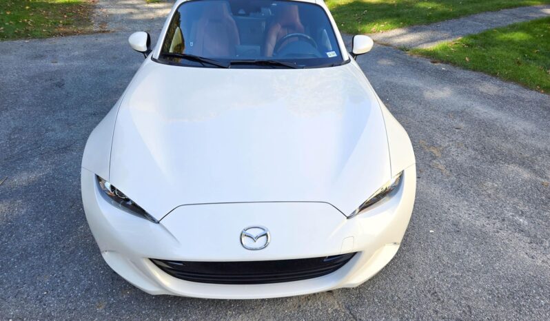 								2022 Mazda MX-5 Miata RF Grand Touring full									