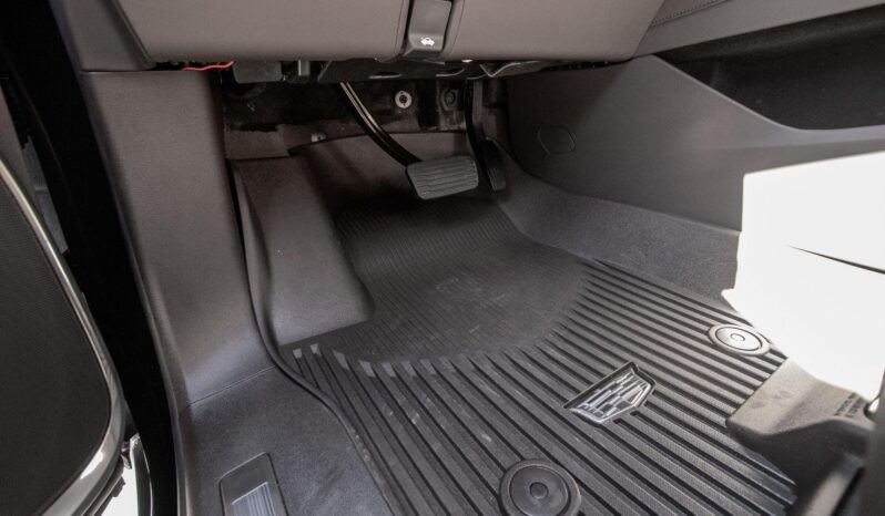 								2023 Cadillac Escalade 4WD Sport full									