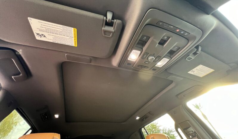 								2023 Cadillac Escalade 4WD Sport full									