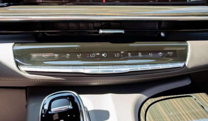 								2023 Cadillac Escalade 4WD Sport full									