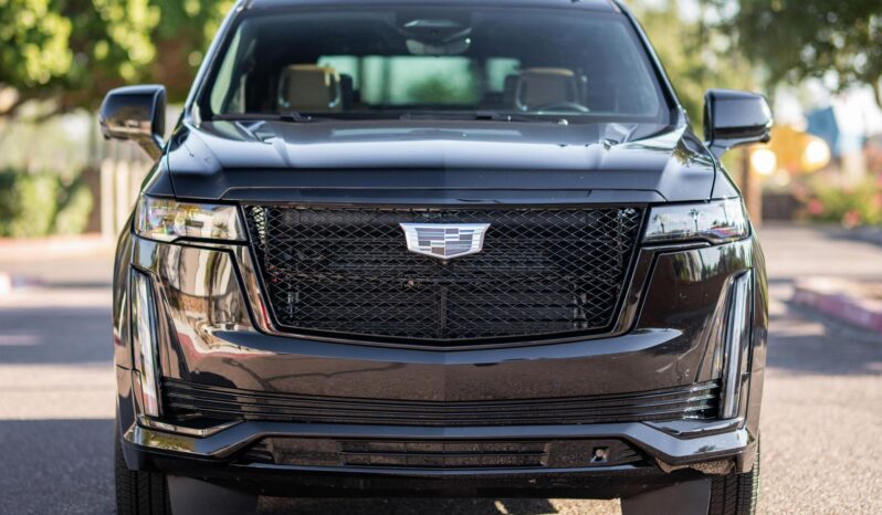 								2023 Cadillac Escalade 4WD Sport full									