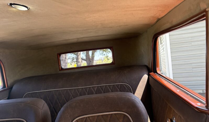 								1929 Ford Model A Tudor Sedan 5-Speed full									