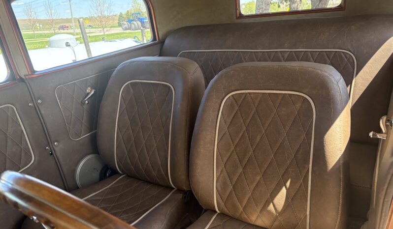 								1929 Ford Model A Tudor Sedan 5-Speed full									