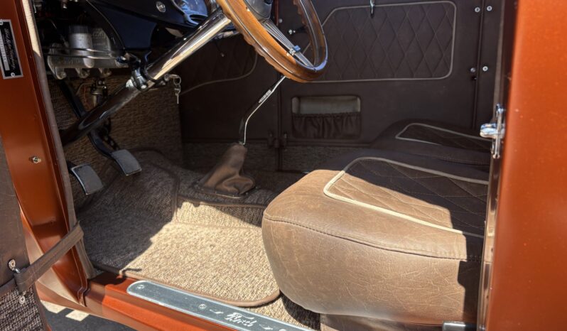 								1929 Ford Model A Tudor Sedan 5-Speed full									