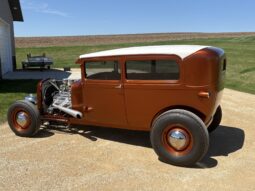 										1929 Ford Model A Tudor Sedan 5-Speed full									