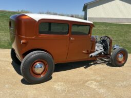 										1929 Ford Model A Tudor Sedan 5-Speed full									