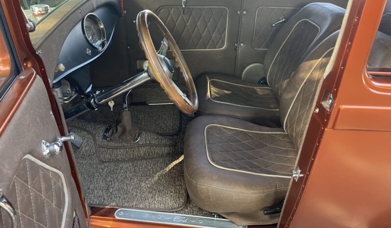 								1929 Ford Model A Tudor Sedan 5-Speed full									