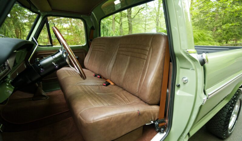 								1972 Ford F-250 Highboy-Style 4×4 full									