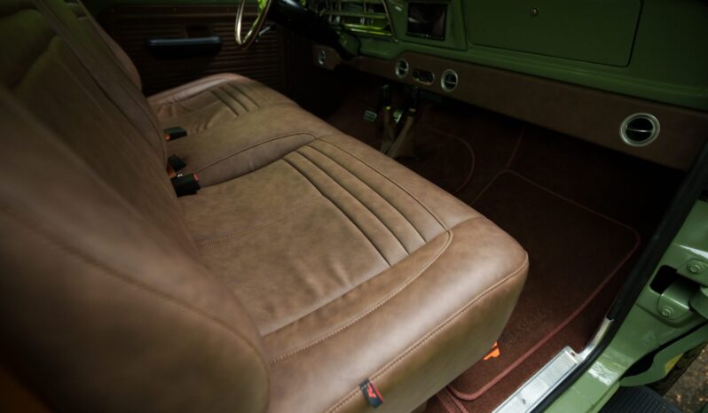 								1972 Ford F-250 Highboy-Style 4×4 full									