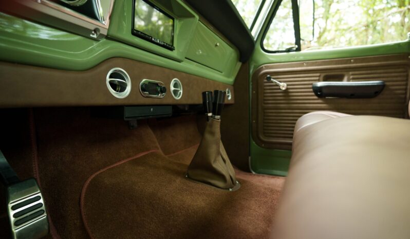 								1972 Ford F-250 Highboy-Style 4×4 full									