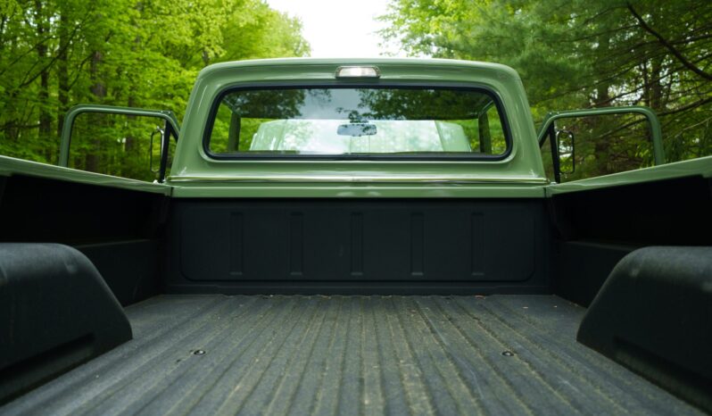 								1972 Ford F-250 Highboy-Style 4×4 full									