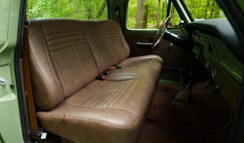 								1972 Ford F-250 Highboy-Style 4×4 full									