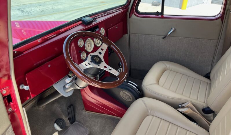 								1962 Willys Jeep Station Wagon full									