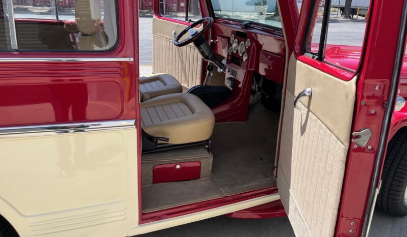 								1962 Willys Jeep Station Wagon full									