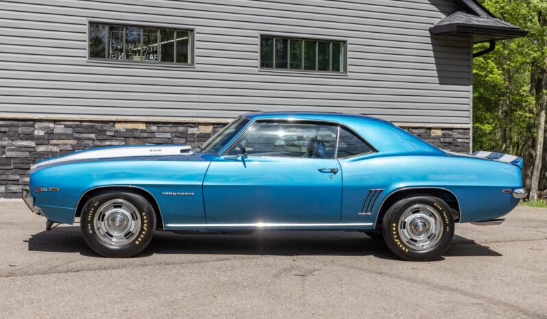 								1969 Chevrolet Camaro Z28 RS Coupe 4-Speed full									