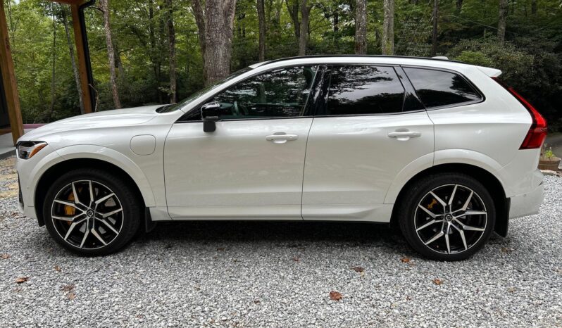 2022 Volvo XC60 T8 Polestar Engineered Extended Range 1