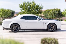 										2023 Dodge Challenger SRT Hellcat Widebody Jailbreak full									