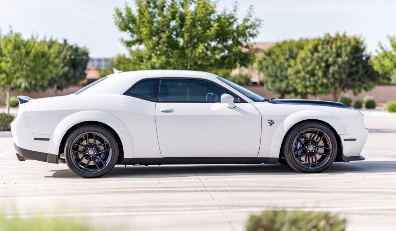 								2023 Dodge Challenger SRT Hellcat Widebody Jailbreak full									