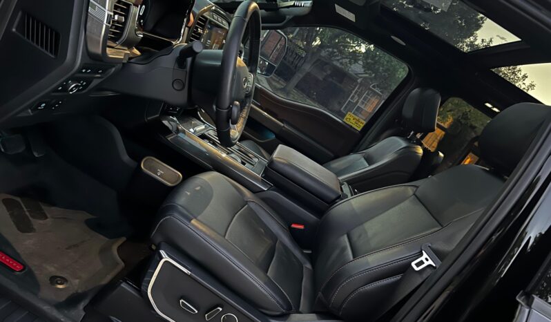 								2022 Ford F-150 Lariat SuperCrew 4×4 full									