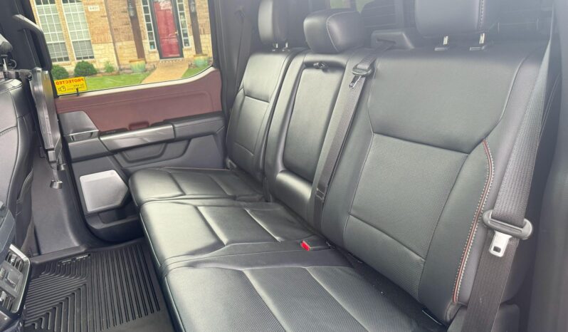 								2022 Ford F-150 Lariat SuperCrew 4×4 full									