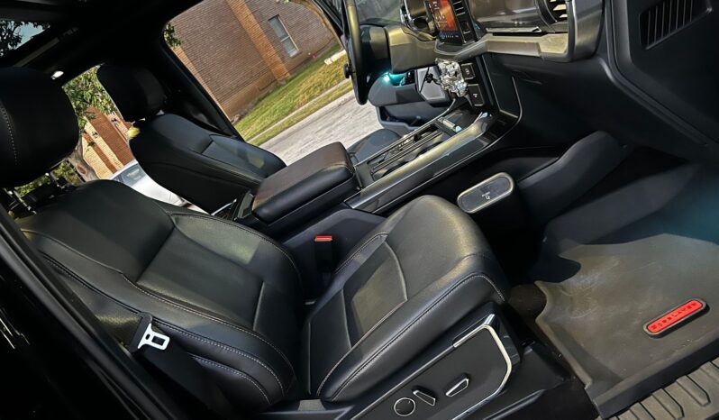 								2022 Ford F-150 Lariat SuperCrew 4×4 full									