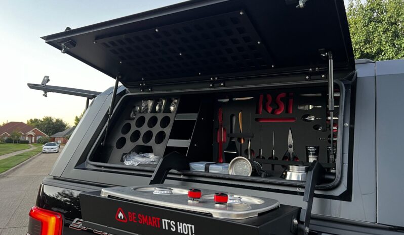 								2022 Ford F-150 Lariat SuperCrew 4×4 full									