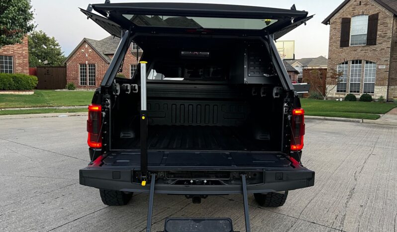 								2022 Ford F-150 Lariat SuperCrew 4×4 full									