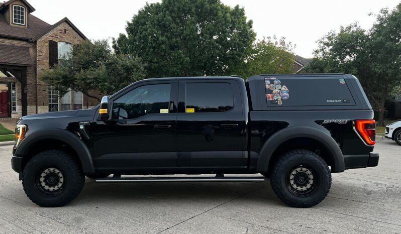 								2022 Ford F-150 Lariat SuperCrew 4×4 full									