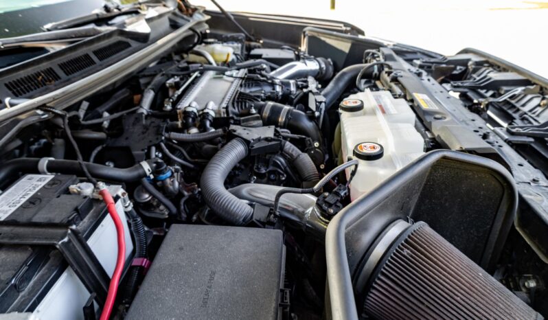 								2022 Toyota Tundra SR5 CrewMax 4×4 full									