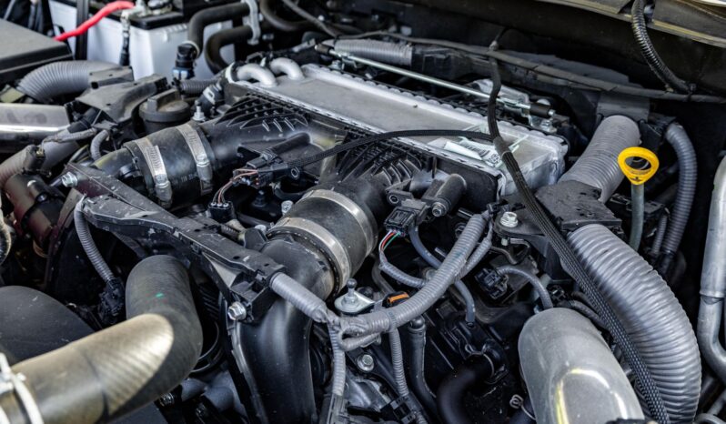 								2022 Toyota Tundra SR5 CrewMax 4×4 full									